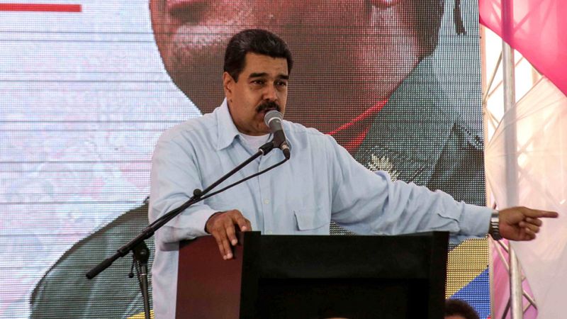 Maduro ha acusado a Rajoy de permitir una agresión contra su embajador