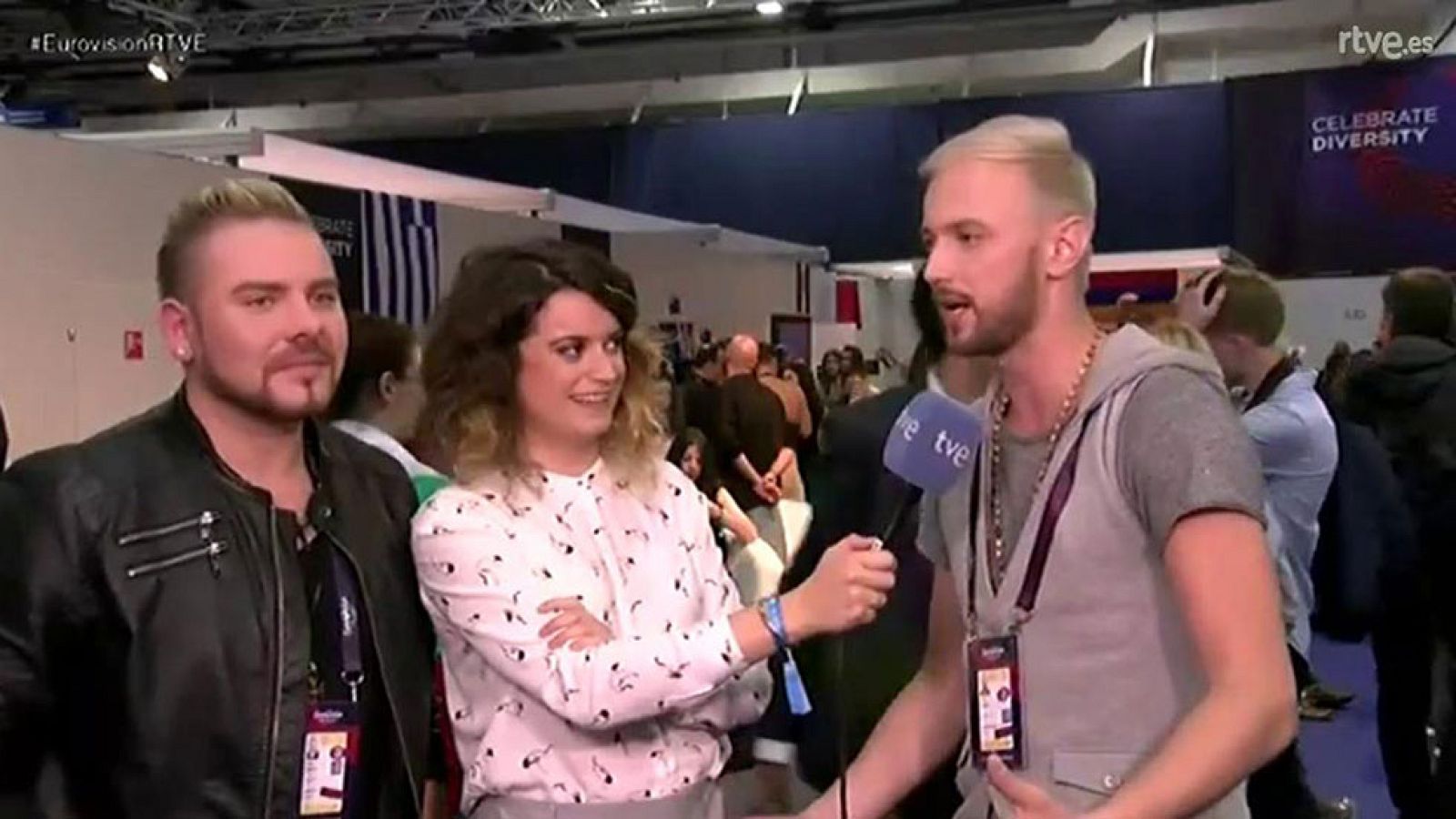 Los representantes de Moldavia hablan de su canción, una de las más positivas del festival, y piden a los españoles que no se olviden de votarles.