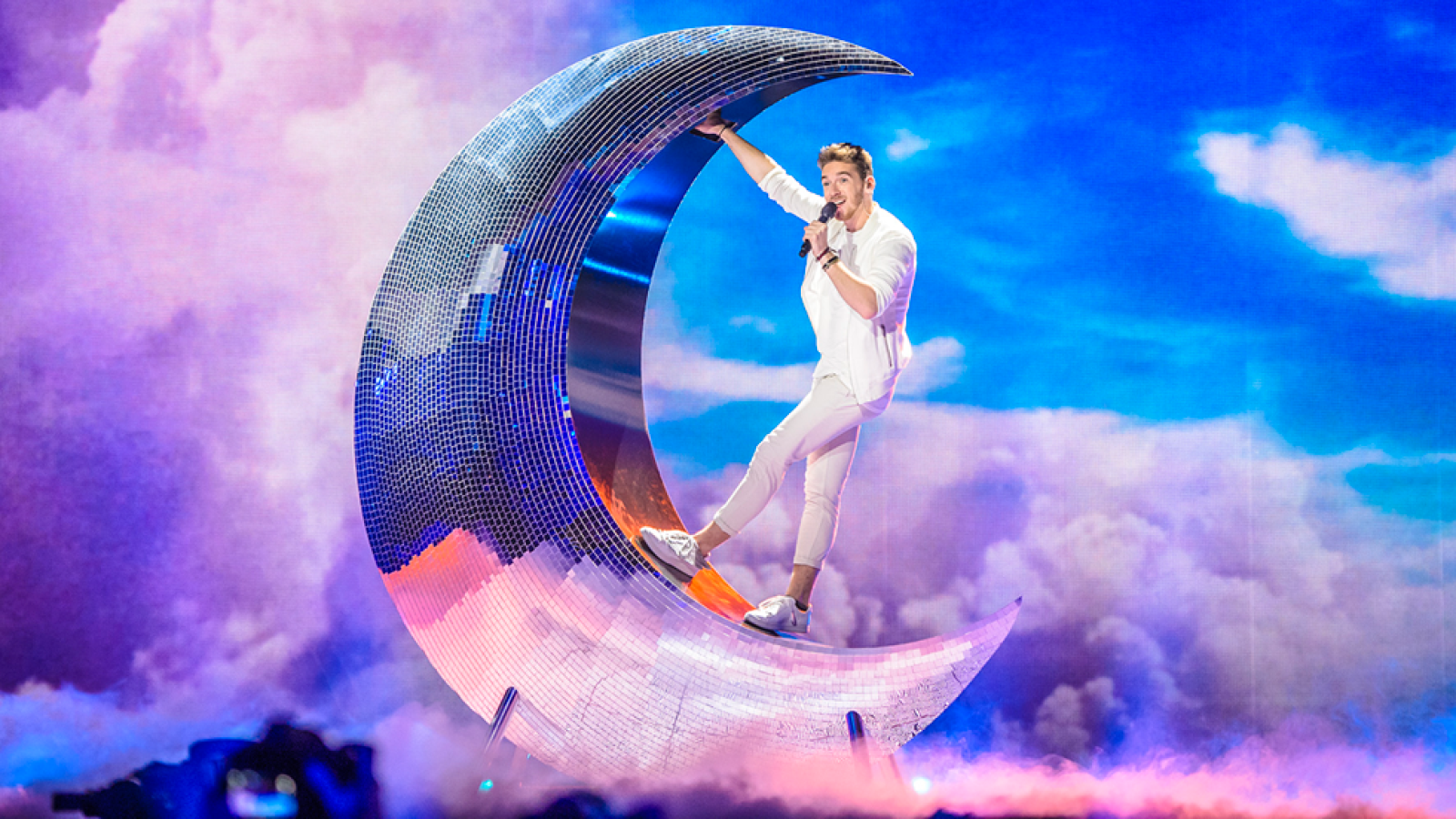 Eurovisión 2017 - Austria: Nathan Trent canta 'Running on air'