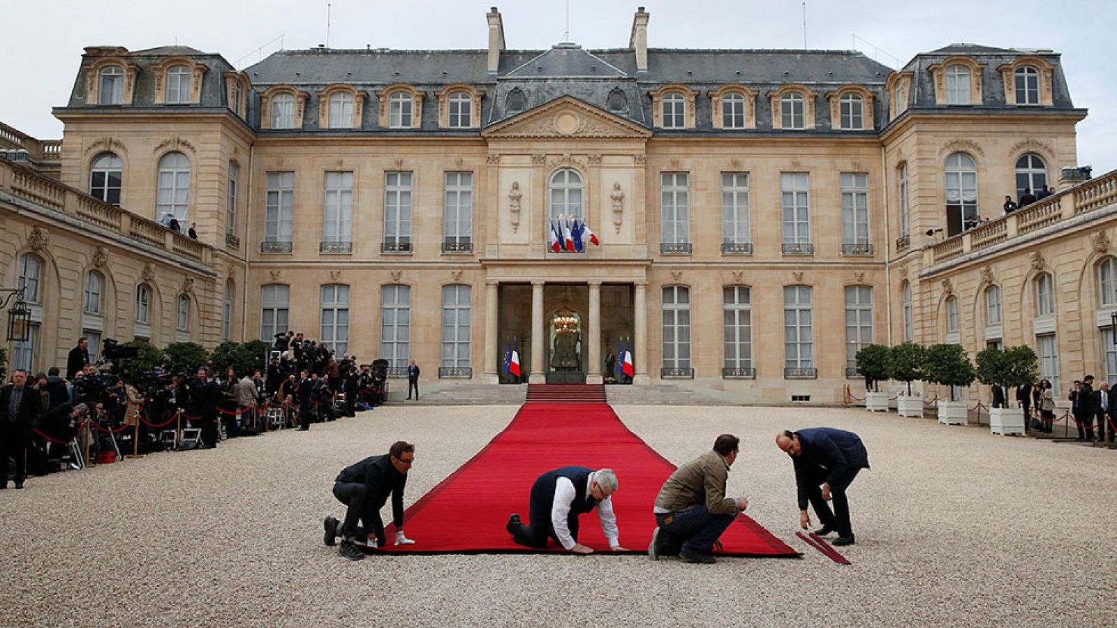 Macron toma posesión de su cargo como presidente de Francia este domingo