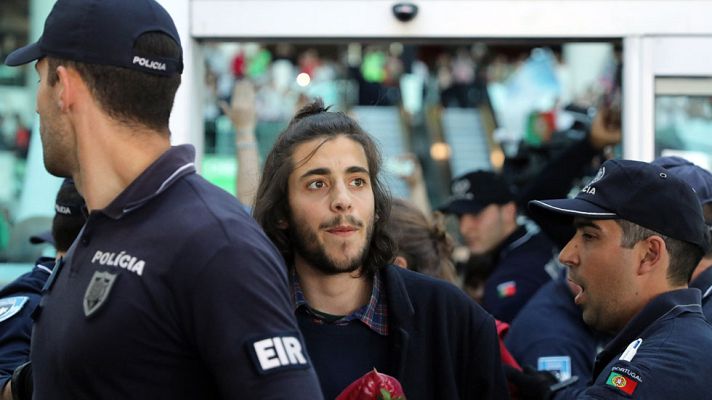 Telediario 1 - Por primera vez Portugal ha ganado el festival de Eurovisión