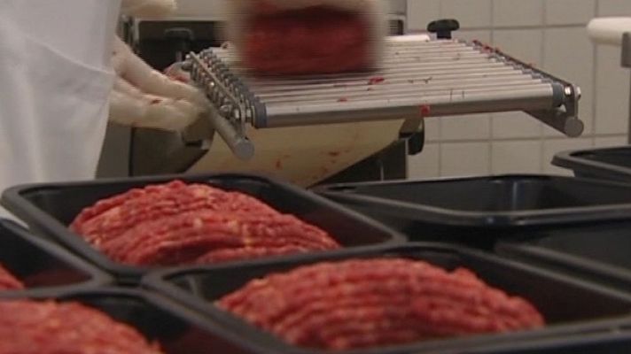 Telediario 1 - Desmantelada una fábrica de productos cárnicos que vendía porcino, grasas y soja como vacuno