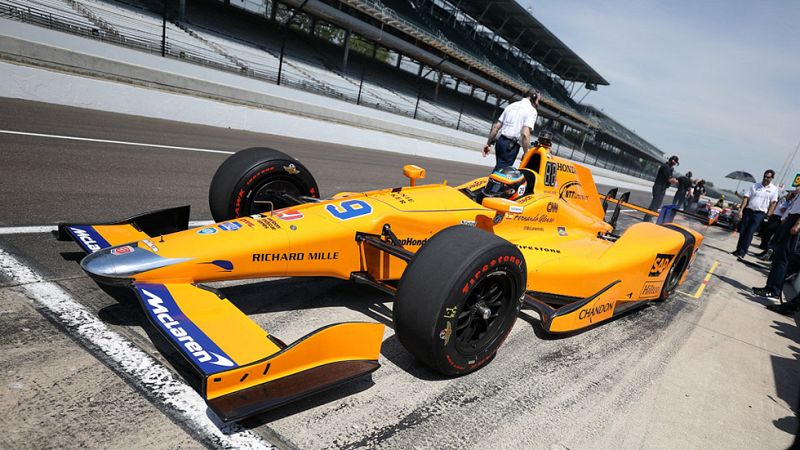 El piloto asturiano ha debutado en los entrenamientos libres de las 500 millas de Indianápolis a 0.5907 segundo sde Andretti, el más rápido de la sesión.