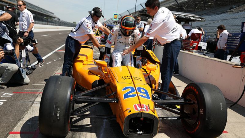 Alonso acapara la atencion en los entrenamientos de cara a las 500 millas de Indianápolis | Ver