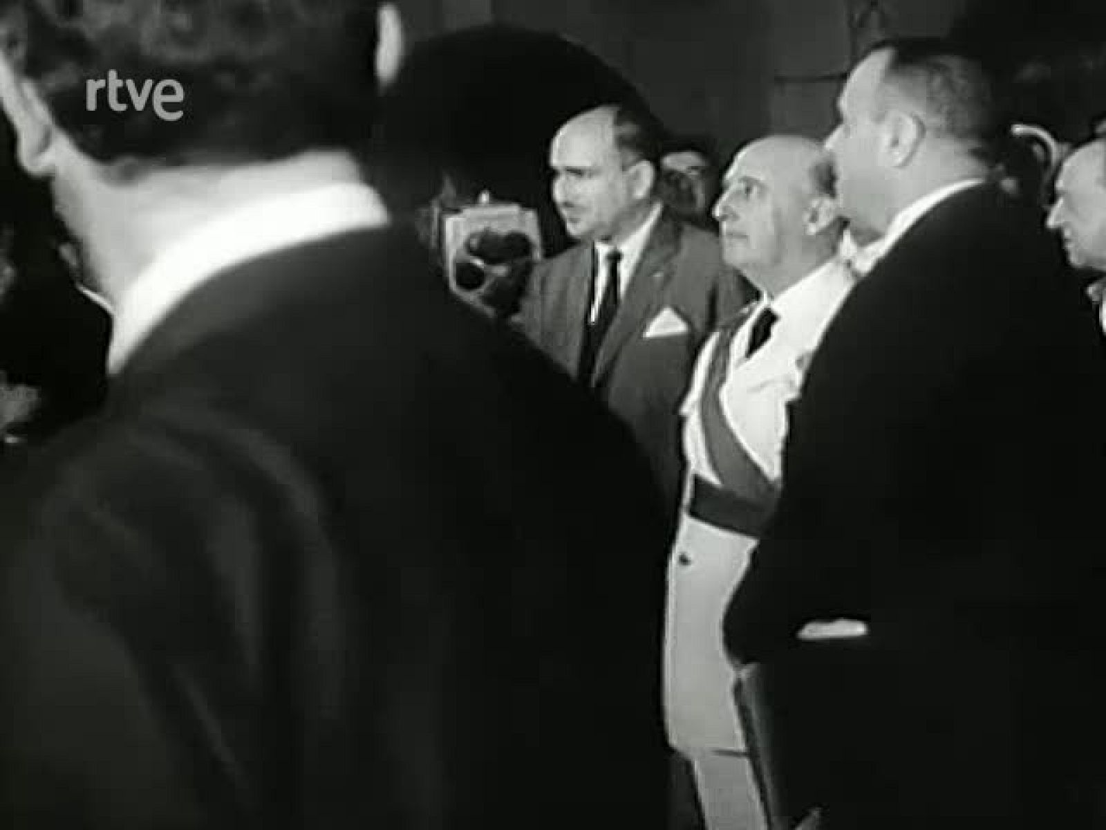 Història de TVE - Inaguració dels estudis de Prado del Rey - Imatges repicades de 4 noticiaris del node que recullen els començaments de Prado del Rey