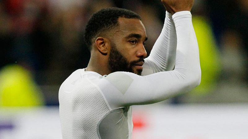 Lacazette se deja querer por el Atlético