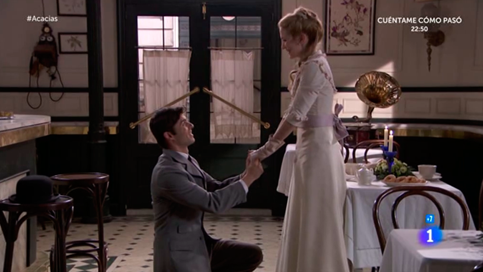 Acacias 38 - Simón pide a Elvira que se case con él