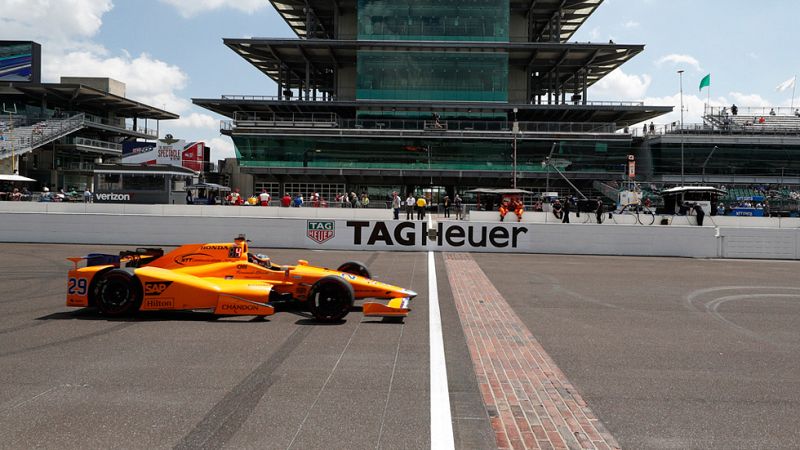 Fernando Alonso prosigue su adaptación al coche con el que disputará las 500 millas de Indianápolis y firmó el cuarto mejor tiempo de un nuevo entrenamiento para la carrera.
