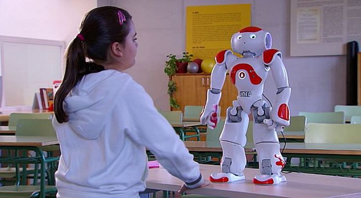 Universo UNED - Intervenciones psicoeducativas con robots humanoides