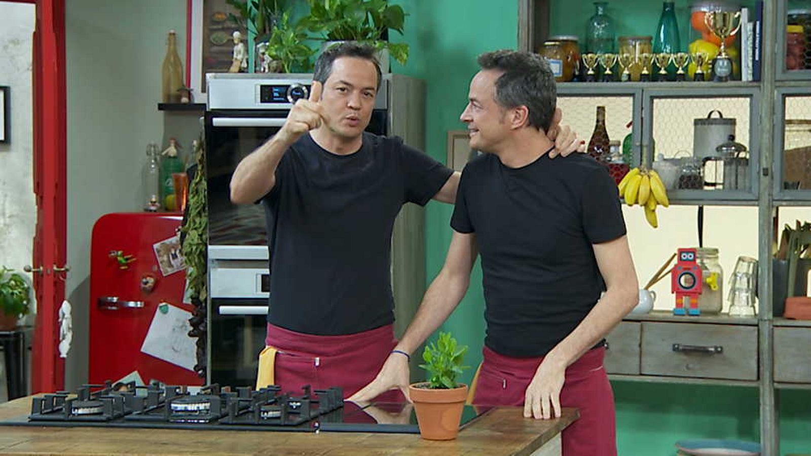 Torres en la cocina - Crema de apio y guiso de salmorejo - ver ahora