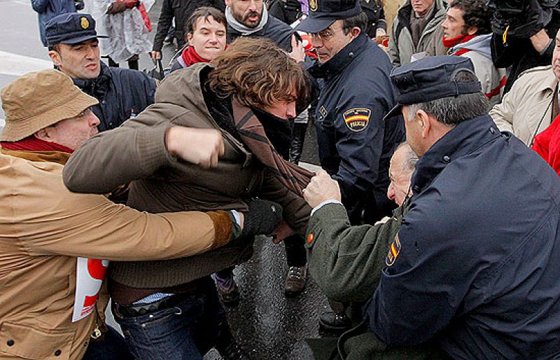 Telediario fin de semana en cuatro minutos - 08/02/09 | Ver