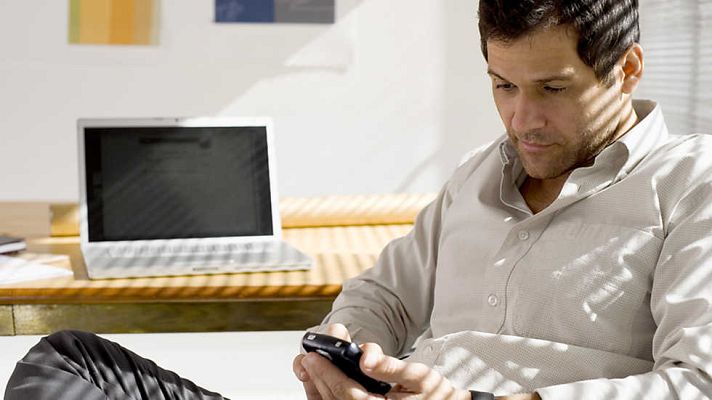 Informe Semanal - Enganchados al móvil