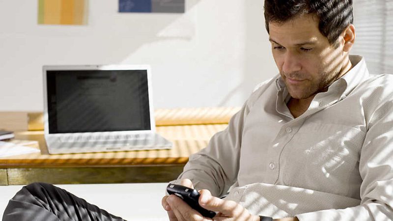 Informe Semanal - Enganchados al móvil - ver ahora