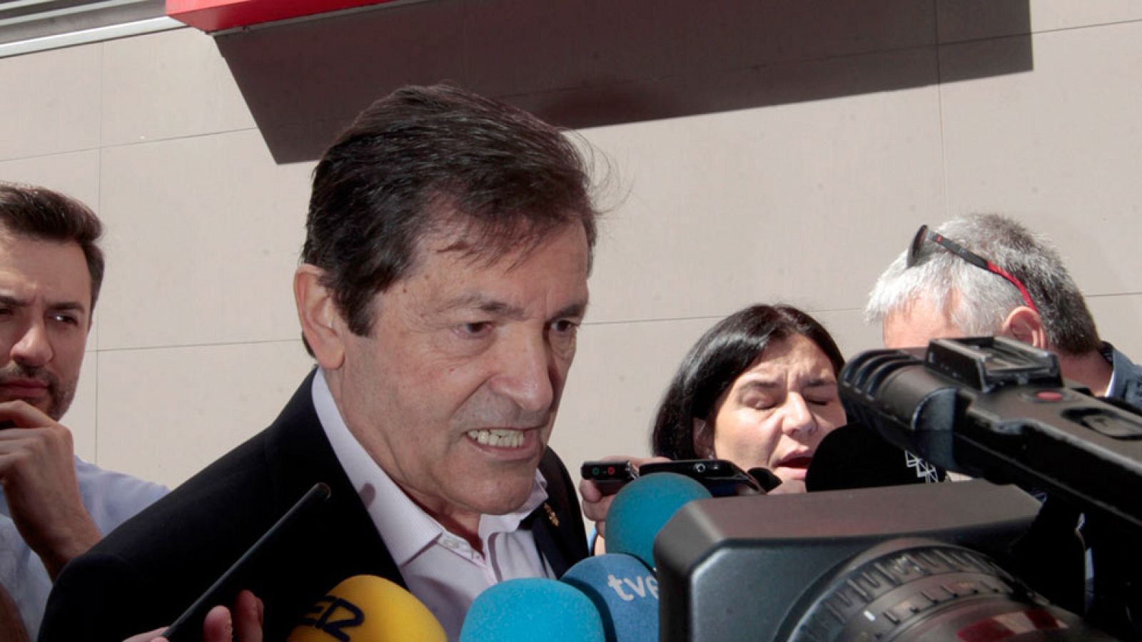 Los líderes territoriales del PSOE piden unidad durante la votación