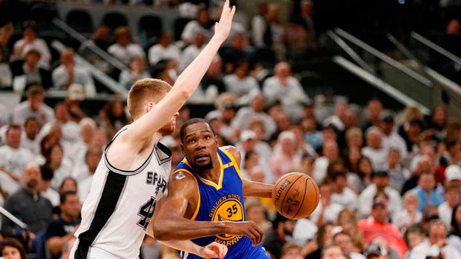 Durant pone a los Warriors a una victoria de la final | Ver