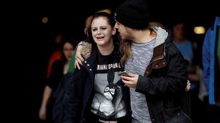 Telediario 1 - Asistentes al concierto y testigos del atentado en Manchester relatan escenas de "pánico", angustia y gran confusión