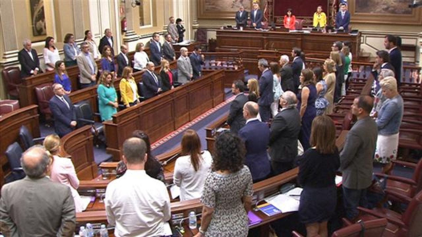 Minutos de silencio en Canarias por las víctimas de Manchester