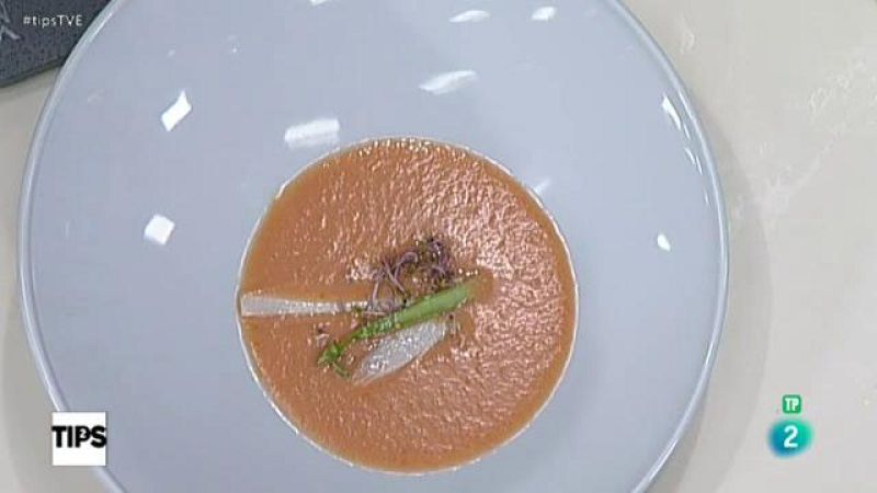 Tips - Cocina - Salmorejo con tallarines de esp�rrago blanco y verde