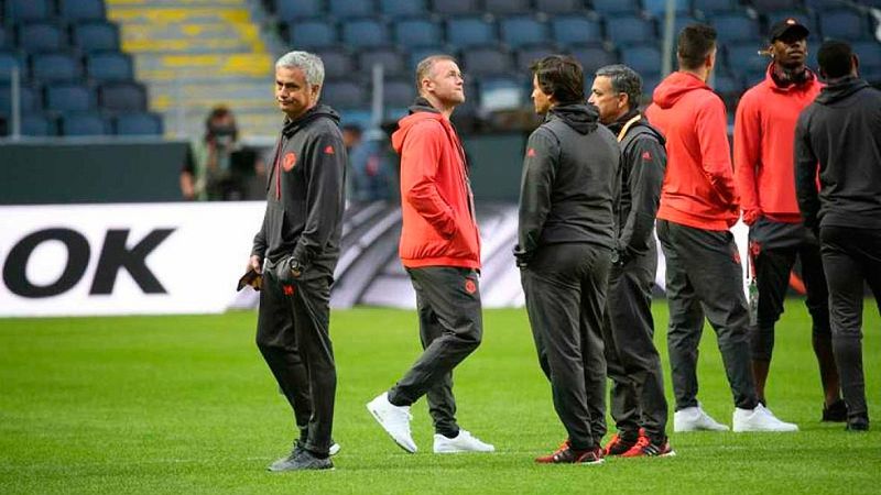 Ajax y United se miden en la final de la Europa League por el 'premio gordo' | Ver