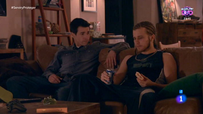 Servir y proteger - Rober pone las pilas a su hermano Jairo