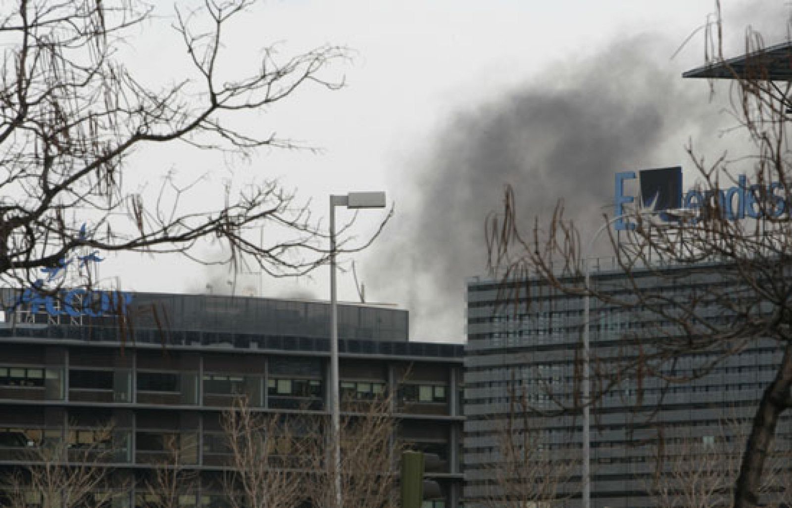 Explota un coche bomba en Madrid en la sede de la empresa Ferrovial | Ver