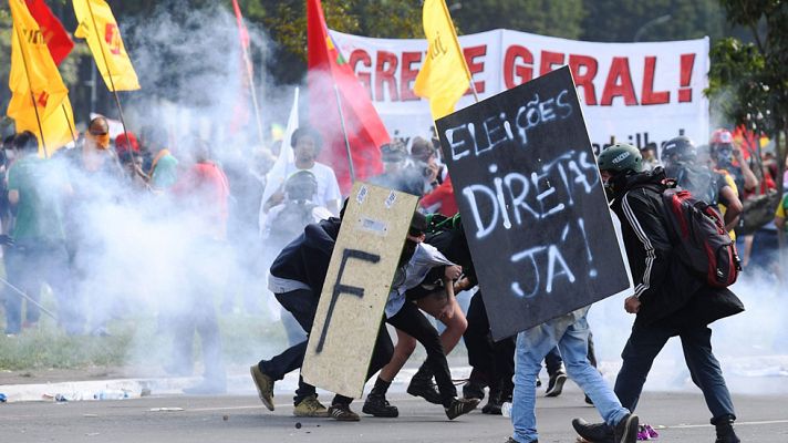 Telediario 1 - Una violenta protesta en Brasilia exige la dimisión de Temer