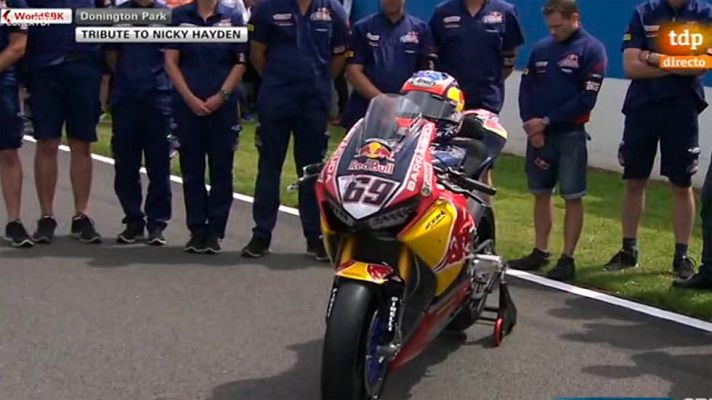  - WorldSBK 2017 | Homenaje a Hayden en Donigton Park