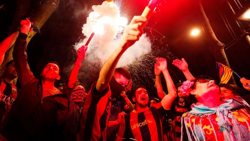 La afición azulgrana celebra la 29ª Copa en Canaletas | Ver
