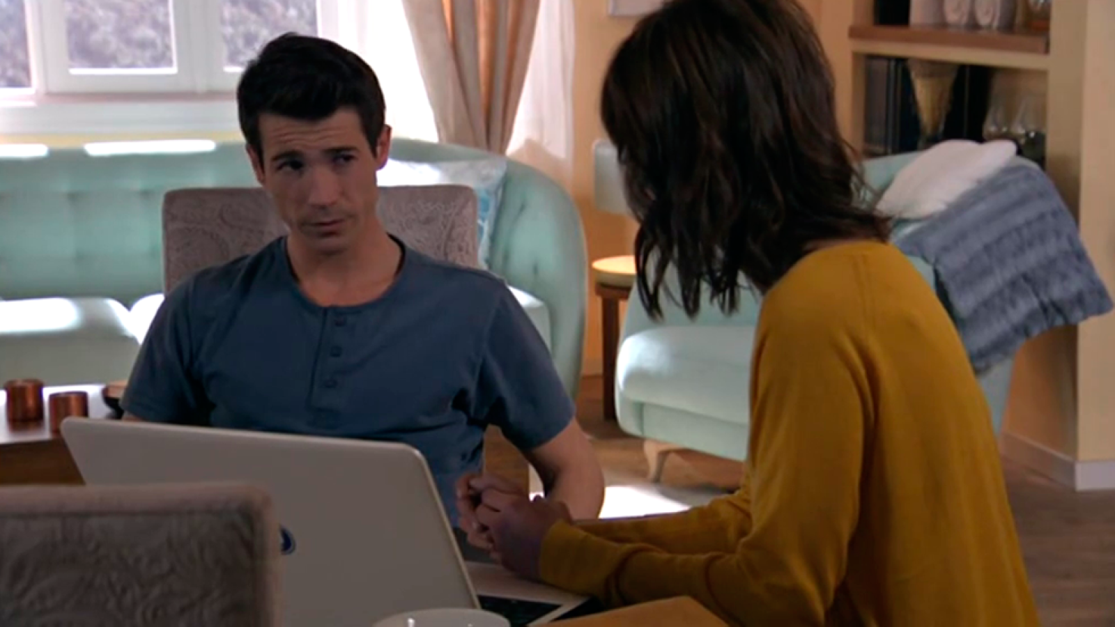 Servir y proteger - Nuestros secretos nos pertenecen... hasta que alguien los desvela