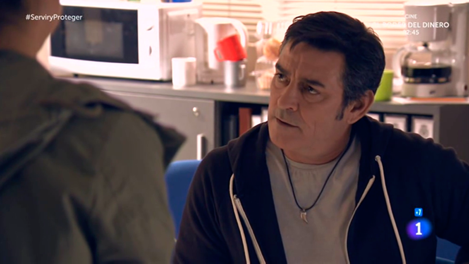 Servir y proteger - Damián denuncia a Max