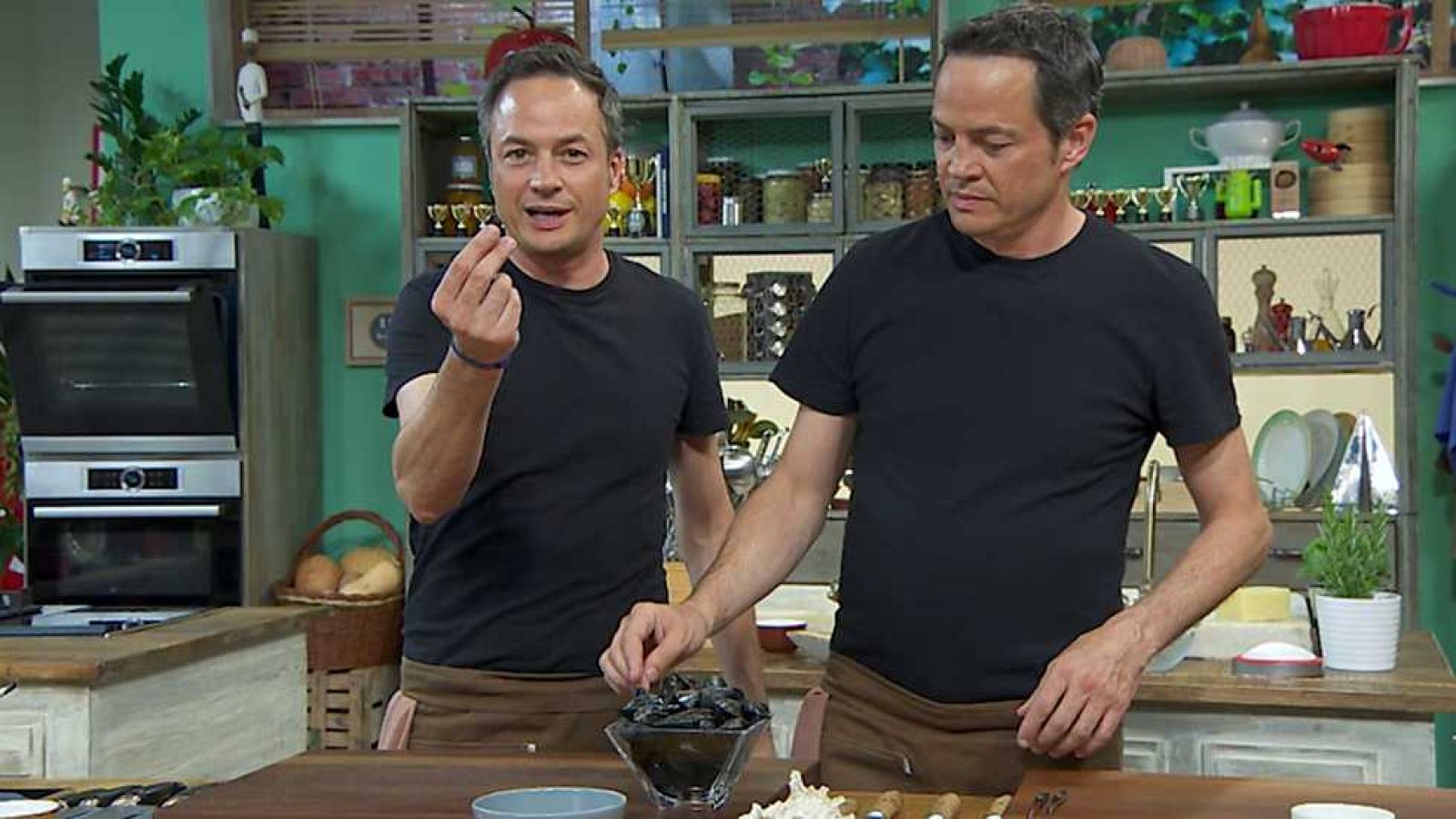 Torres en la cocina - Canelones de mar y gallo frito - ver ahora