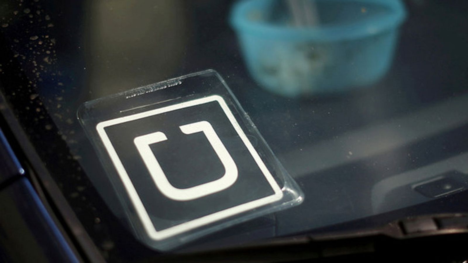 Algunos conductores de empresas como Cabify o Uber dicen sentirse hostigados por los taxistas