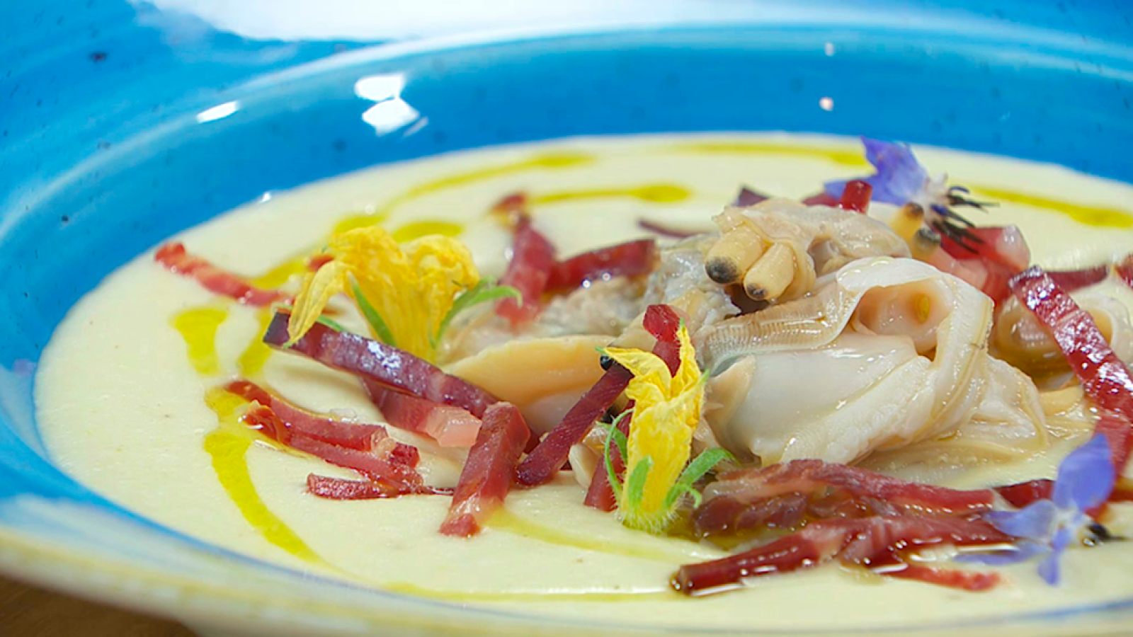 Torres en la cocina - Sopa de almejas con jamón