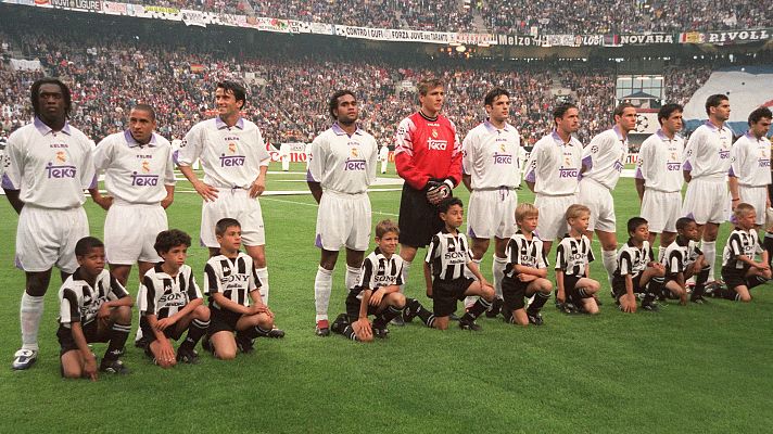 Conexión vintage - 11 Copas de Europa blancas