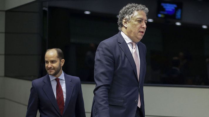 Telediario 1 - El paro baja en mayo en más de 110.000 personas