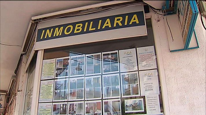 Telediario 1 - En los últimos dos años, han detenido enTorrevieja a130 personas  por falsificar papeles de empadronamiento