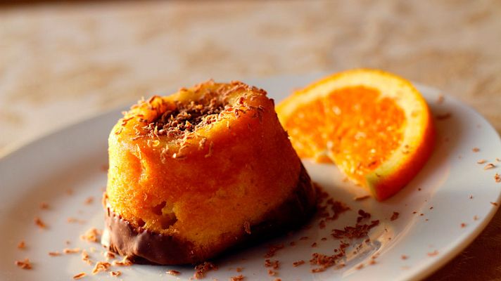 Telediario 1 - Laura no oye y apenas ve pero quiere ser repostera