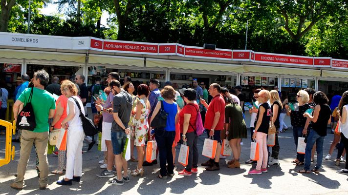 Telediario 1 - Escritores-traductores en la Feria del Libro