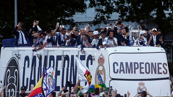 Telediario 1 - La plantilla madridista celebró la Duodécima en la Comunidad y el Ayuntamiento