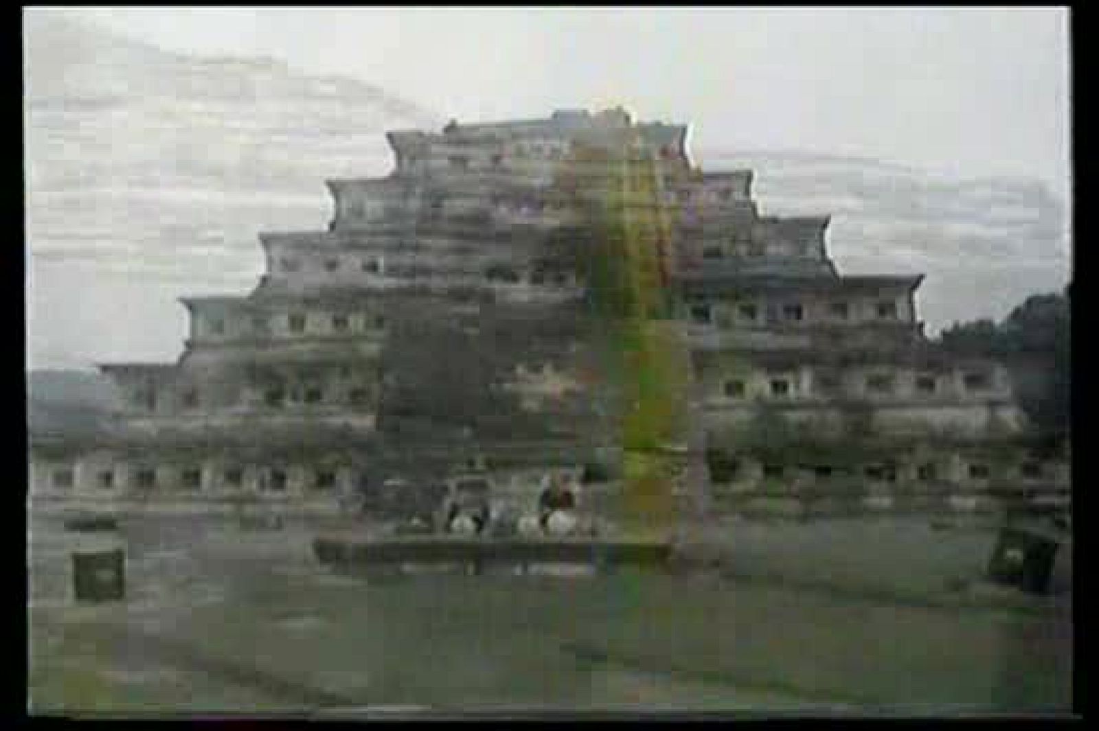 Jorge Reyes - A la izquierda del colibrí | Ver