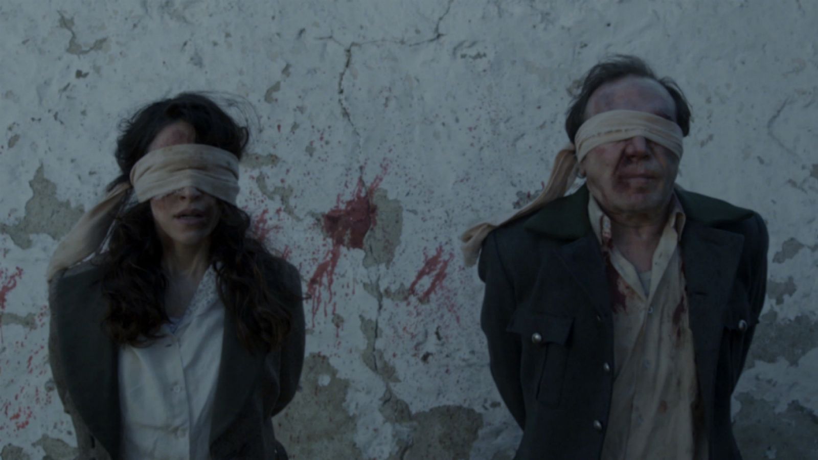 El Ministerio del Tiempo - Lola y Ernesto en el paredón de fusilamiento