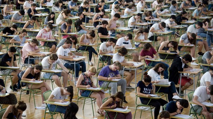 Telediario 1 - Empieza la nueva Selectividad para 300.000 alumnos en toda España
