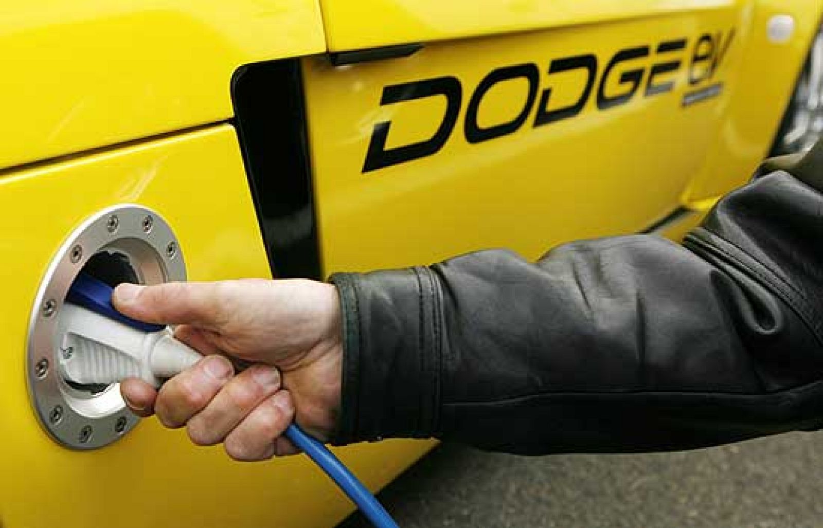 Un coche eléctrico consume un 90% menos que uno convencional - Ciencia y tecnología en Rtve.es | Ver