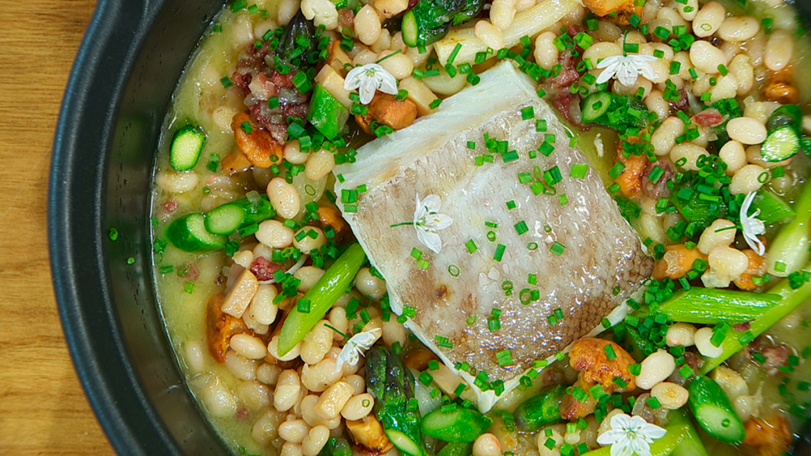 Torres en la cocina - Bacalao confitado con alubias