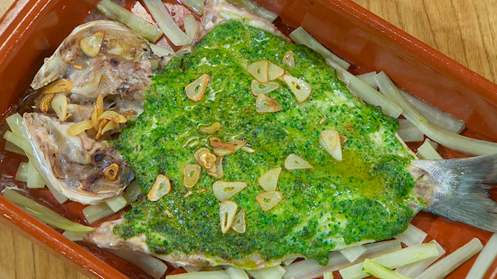 RTVE Cocina - Dorada al pesto con avellanas