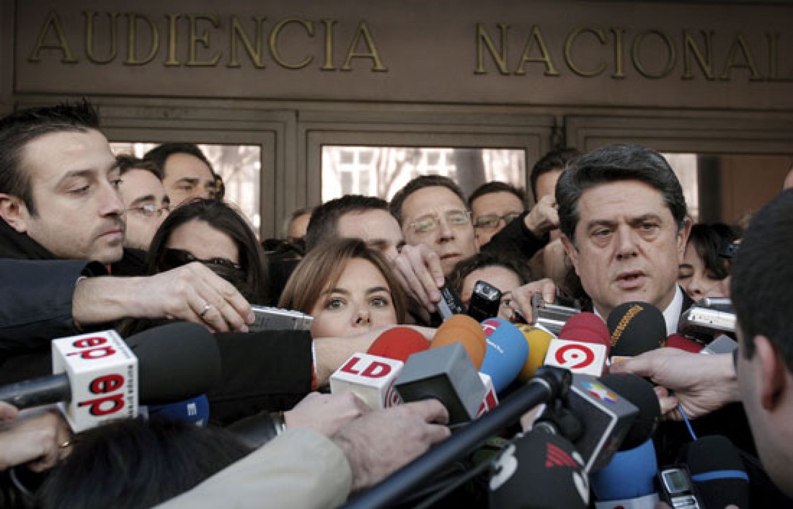 Telediario 2 en cuatro minutos - 12/02/09 | Ver