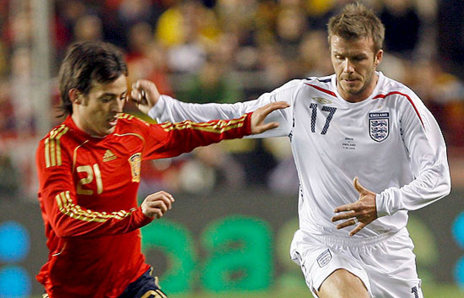 Beckham ha calificado a la selección espñaola de fútbol como 'impresionante'. El inglés ha destacado el juego de jugadores como Xavi, Xabi Alonso o Villa