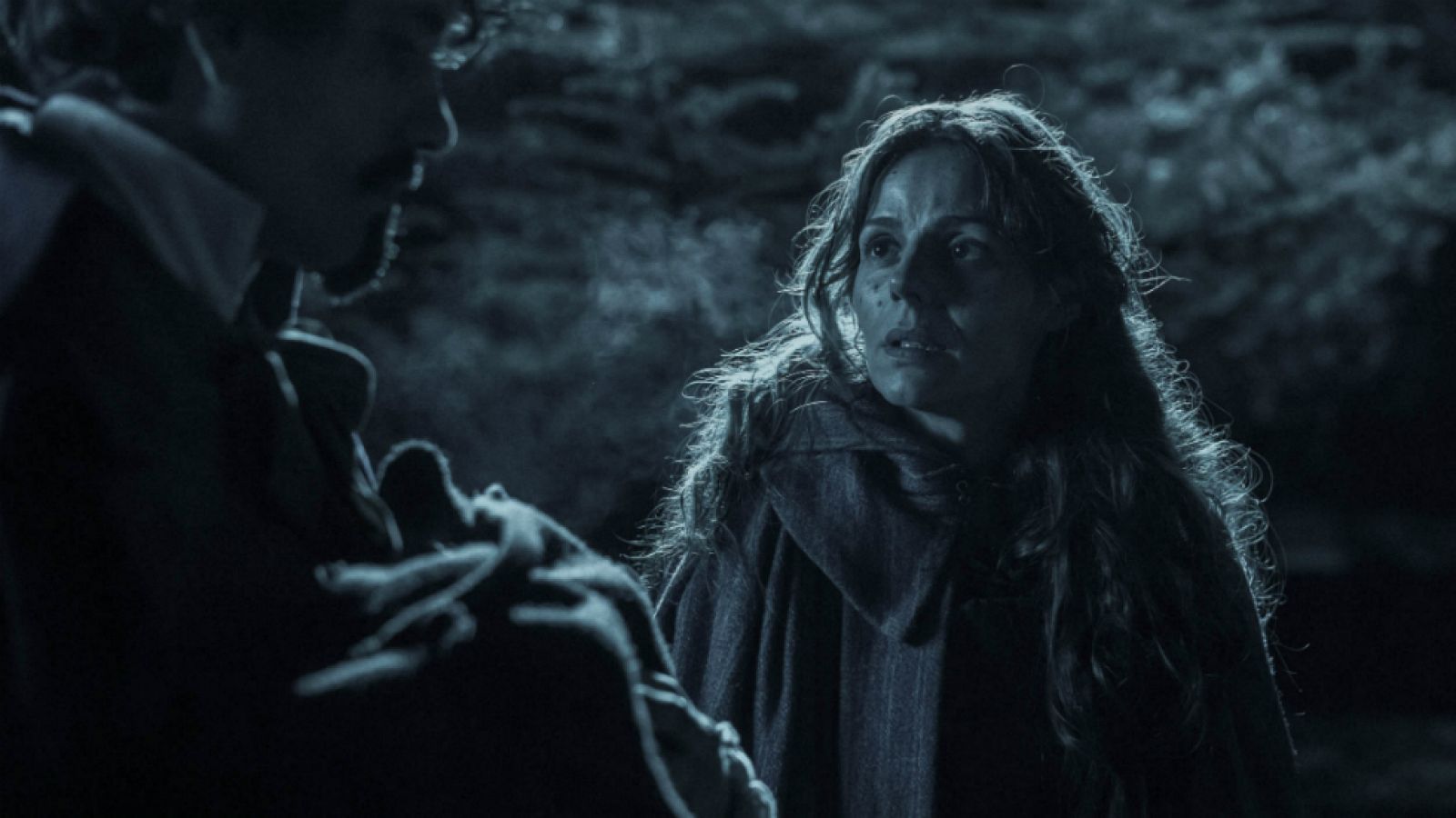 El Ministerio del Tiempo - El suicidio de la joven Mencía