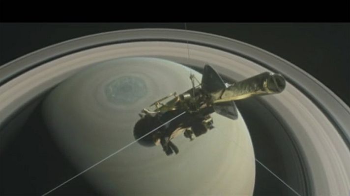 Telediario 1 - La sonda Cassini se despedirá después de 20 años por el espacio