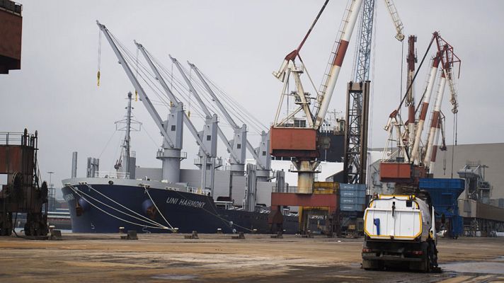 Telediario 1 - Los estibadores comienzan una nueva huelga